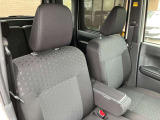 運転席もシミや汚れなく綺麗です。
