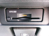 お得で便利なETCを装備♪ETCのメリットは料金がお得になるだけではありません!ETC専用出口ではスーイスイっと停止ぜずに通過できることもメリットです☆