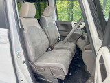 運転席シート廻りは使用感も少なく、良好な状態となっています。丁寧に使われていたことがよくわかりますね。
