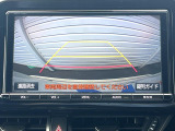 【バックカメラ】駐車時に後方がリアルタイム映像で確認できます。大型商業施設や立体駐車場での駐車時や、夜間のバック時に大活躍!運転スキルに関わらず、今や必須となった装備のひとつです!