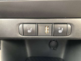 【シートヒーター】装備。運転席と助手席の座面と背もたれを素早く温めるシートヒーターを搭載。身体を直接温めることができます。