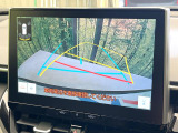【バックカメラ】駐車時に後方がリアルタイム映像で確認できます。大型商業施設や立体駐車場での駐車時や、夜間のバック時に大活躍!運転スキルに関わらず、今や必須となった装備のひとつです!