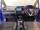 【前方視界】開放的な前方視界!運転がしやすく疲れにくいです♪窓が大きく、見通しがとっても良いおクルマですよ♪