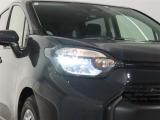高輝度で点灯速度が速く、しかも消費電力の少ないLEDヘッドライトが装備されています!LEDの明るい光が走行中の視界の確保をサポートして、夜のドライブがより楽しく安全に運転できます♪