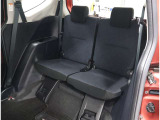 サードシートは便利な5:5分割可倒式シートです。収納と乗車人数のバランスに優れています♪荷物の大きさに応じたラゲージスペースをフレキシブルに作り出せるので、シーンに応じた使い方ができます♪