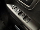 ご納車後の定期的点検に合わせて、「エンジンオイル&フィルター交換」を行うお得なメンテナンスパッケージの「安心メンテナンスパック」をおすすめしております。詳細については当店スタッフまでお尋ねください。