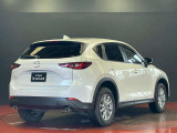 【CX-5】上質感と精悍さを兼ね備え、ワイド感を強調した意匠。オールラウンドな機能美と品格、洗練されたデザイン。