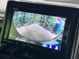【バックカメラ】駐車時に後方がリアルタイム映像で確認できます。大型商業施設や立体駐車場での駐車時や、夜間のバック時に大活躍!運転スキルに関わらず、今や必須となった装備のひとつです!