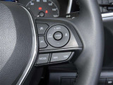 レーダークルーズコントロール(全車速追従機能付)付きです。車速に応じて追従支援してくれるので、ロングドライブも快適です。