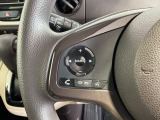 ステアリングにオーディオ操作スイッチが付いています。オーディオ画面に直接タッチしなくても操作が出来ますので、運転に集中できます。