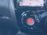 オートエアコンで温度調整も楽チン!四季を問わず快適に運転することが出来ます。