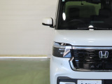 LEDヘッドライトは、点灯の瞬間から光量を発揮し、突然暗くなるトンネルなどでの安定感を高めます。