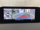 狭い場所での駐車やすれ違いなどでより的確な運転操作に役立つ360&deg;ビューモニターが装備されています。