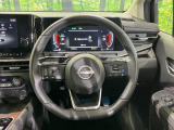 【純正革巻きステアリング】上質な革を使用することで、手にしっかり馴染みとても運転しやすいハンドルです♪
