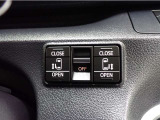 両側電動スライドドアのスイッチ付です。車内からもスイッチひとつで楽にドアの開閉が可能です。電動なので開閉時に力を使う必要がなく、半ドアになることもありません!