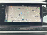 スマートフォン用アプリ[Apple CarPlay][Android Auto]対応の純正ナビ Discover Pro を装備、ラジオのほか、USB、Bluetoothハンズフリー通話にも対応。