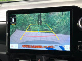 【バックカメラ】駐車時に後方がリアルタイム映像で確認できます。大型商業施設や立体駐車場での駐車時や、夜間のバック時に大活躍!運転スキルに関わらず、今や必須となった装備のひとつです!