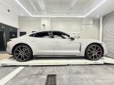 タイカン 4S パフォーマンスバッテリー 4+1シート 4WD 