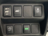 オートバックドアです。ボタンひとつでリアゲートが開け閉めできるので、荷物の出し入れなどに大変重宝します!