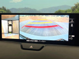【360&deg;ビューモニター】専用のカメラにより、上から見下ろしたような視点で360度クルマの周囲を確認することができます☆死角部分も確認しやすく、狭い場所での切り返しや駐車もスムーズに行えます。