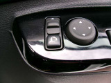 ドアミラーの鏡面の調節、格納は運転席からすべて操作できます!
