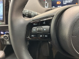 ステアリングにオーディオ操作スイッチが付いています。オーディオ画面に直接タッチしなくても操作が出来ますので、運転に集中できます。