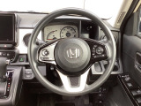 ステアリングスイッチでオーディオ各種操作が可能で、運転に集中できます。安心・安全・快適なドライブをお楽しみいただけます。