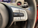 【アダプティブ・クルーズ・コントロール】予め設定した車速内でクルマが自動的に加減速。 前走車との適切な車間距離を維持しながら追従走行し、高速道路でのドライバーの疲労を軽減してくれる嬉しい機能付♪