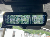 【デジタルインナーミラー】後席の大きな荷物や同乗者で後方が確認しづらい時でも安心!カメラが撮影した車両後方の映像をルームミラー内に表示。クリアな視界で状況の確認が可能です!