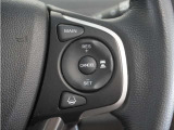 ◆アダプティブクルーズコントロール◆予め設定した車速内でクルマが自動的に加減速。前走車との適切な車間距離を維持しながら追従走行します。【LKAS】車線維持支援システムでステアリング操作を支援。