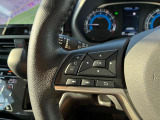 ハンドル左側のスイッチでオーディオの操作が可能なので、運転中でも楽に調整できます(^^♪