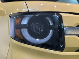 LEDヘッドライトは、点灯の瞬間から最大光量を発揮し、突然暗くなるトンネルなどでの安定感を高めます。