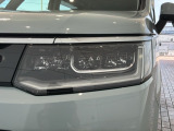 LEDヘッドライトは、点灯の瞬間から最大光量を発揮し、突然暗くなるトンネルなどでの安定感を高めます。