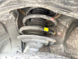 お車を安心してお乗りいただく為には、足回りの定期点検が欠かせません。サービスサポート(有償保証)では無料点検もご提供しており、安心のカーライフをお過ごしいただけるサポート体制が整っています。