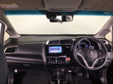 【前方視界】開放的な前方視界!運転がしやすく疲れにくいです♪窓が大きく、見通しがとっても良いおクルマですよ♪