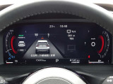 【メーターパネル】素早く車の情報が読み取れる、視認性に優れたシンプルなデザインのメーターパネルです。