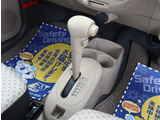 お車選びをお楽しみ頂けるよう、在庫車の展示スペースを十分に確保しております。