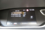 【BSW+BSL】死角になりやすい隣接レーンの後側方を走行する車両を検知すると、ドライバーに表示で知らせ、更に車線変更を開始した場合には、戻すような力を発生し車両との接触を回避するようアシストします。