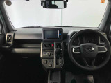 メーターやシフト、スイッチ位置など運転席まわりの配置はしっくりいきたいものですね!まずは座ってチェックしてみて下さい♪