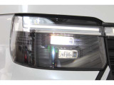 LEDヘッドライトで夜間の視認性も高く、更にオートライト搭載で、車外の明るさを感知し自動でライトを点消灯します。またエンジンOFFにすれば一緒に消灯し、消し忘れやトンネル走行時などに非常に重宝します!
