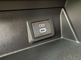 充電用USB端子付き。スマートフォンなどの充電に便利です。