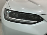 LEDヘッドライトは、点灯の瞬間から最大光量を発揮し、突然暗くなるトンネルなどでの安定感を高めます。