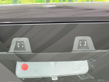 【スズキ セーフティサポート】走行中に前方の車両等を認識し、衝突しそうな時は警報とブレーキで衝突回避と被害軽減をアシスト。より安全にドライブをお楽しみいただけます。
