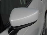 【ドアミラーウインカー】格好良さだけではなく対向車両からの視認性もよく安全に走行する為の安全装備のひとつです。