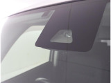 サポカーSとは、衝突被害軽減ブレーキに加えて、高齢者に多いと言われている踏み間違い事故防止をサポートする機能です。詳しくは販売店スタッフまでおたずねください。