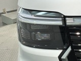 LEDヘッドライトは、点灯の瞬間から最大光量を発揮し、突然暗くなるトンネルなどでの安定感を高めます。
