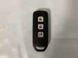 スマートキー付きですからドアロックの開閉およびエンジンスタートが楽々です。電動スライドドアの開け閉めもボタンで操作できます。