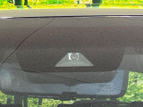 【トヨタセーフティセンス】走行中に前方の車両等を認識し、衝突しそうな時は警報とブレーキで衝突回避と被害軽減をアシスト。より安全にドライブをお楽しみいただけます。