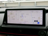 DCM(専用通信機)を装備したコネクティッドナビです。なお無償でのご利用期間は限定(令和11年7月まで)されています。詳しくは営業スタッフにお問い合わせください。