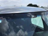障害物を感知して、衝突の可能性がある場合、運転者へ警告音を発したり、衝突の可能性が高い場合、ブレーキの補助操作を行い、減速して衝突被害を軽減するシステムです。